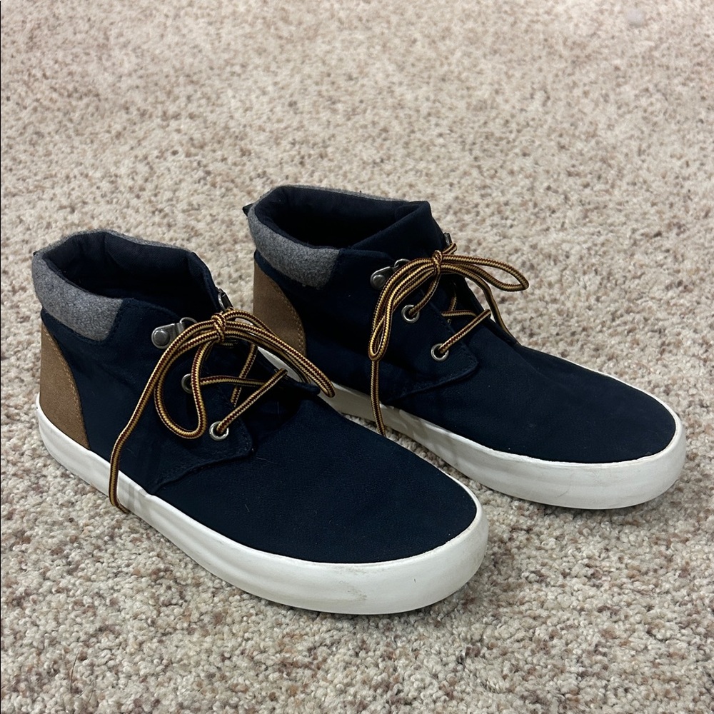Old Navy canvas boots